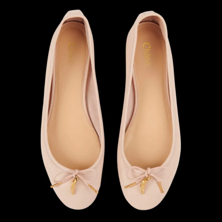 Ballerine CHLOE Iris cuir brillant beige rosé nœud charm banane