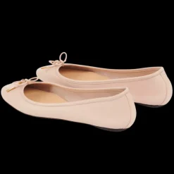Ballerine CHLOE Iris cuir brillant beige rosé nœud charm banane