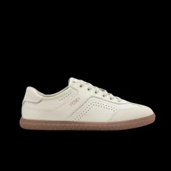 baskets basses FENDI Flair cuir blanc crème microperforé bout daim