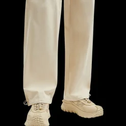 Baskets MONCLER Trailgrip nylon beige semelle crantée Vibram Megagrip