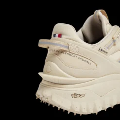 Baskets MONCLER Trailgrip nylon beige semelle crantée Vibram Megagrip