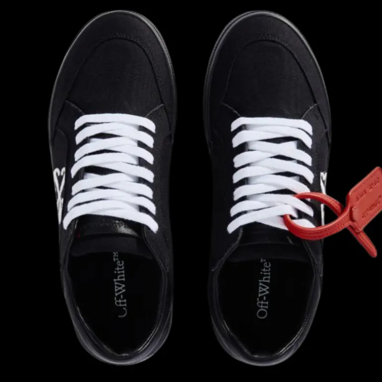 Baskets OFF WHITE New Low Vulcanized Canvas noir logo flèche blanc