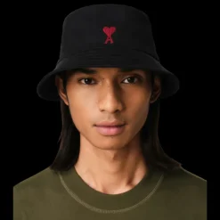 Bob AMI Paris gabardine de coton peau de pêche noir cœur rouge