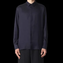 chemise manches longues SAINT LAURENT soie mate et brillante motif ton sur ton bleu nuit