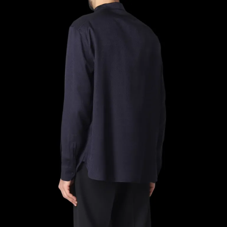chemise manches longues SAINT LAURENT soie mate et brillante motif ton sur ton bleu nuit