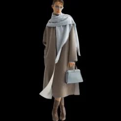 Châle FENDI FF soie bleu clair bord effrangé