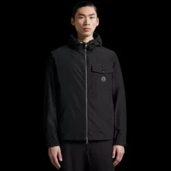 Coupe vent MONCLER Fuyue capuche nylon noir logo cuir noir