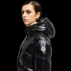 Doudoune capuche MONCLER Bellevue longue ceinture nylon laqué noir brillant