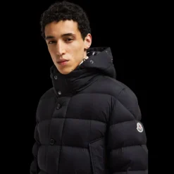 Doudoune courte MONCLER Clunye capuche fourrrure nylon bleu marine