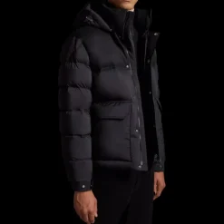 Doudoune courte MONCLER Mussala Nylon Noir Flanelle epaules