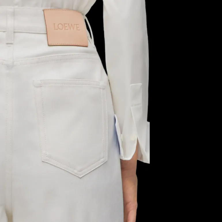Jean LOEWE Taille haute denim de coton blanc patch cuir