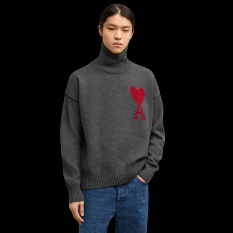 Pull col roulé AMI laine mérinos feutrée gris gros cœur rouge