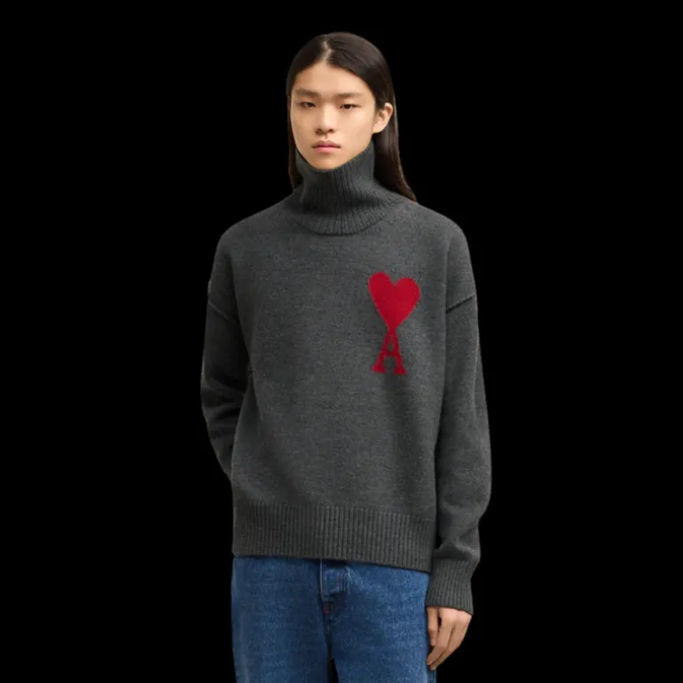 Pull col roulé AMI laine mérinos feutrée gris gros cœur rouge