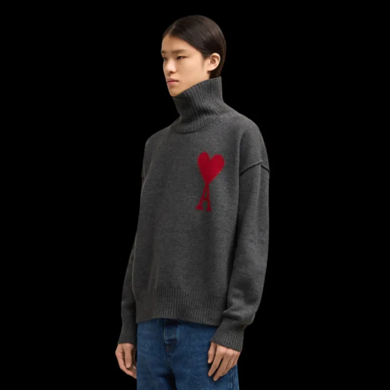 Pull col roulé AMI laine mérinos feutrée gris gros cœur rouge
