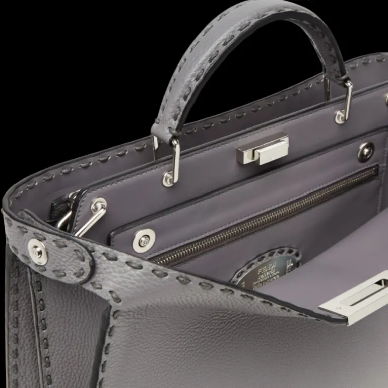 Sac FENDI Peekaboo ISeeU Medium Selleria cuir gris surpiqué