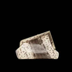 Sac pochette FENDI First petit format cuir karung naturel beige écru