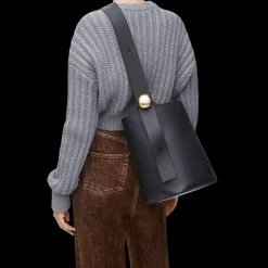 Sac porté épaule Seau LOEWE Pebble Cuir veau noir bouton Or