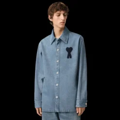 Surchemise AMI Paris coton denim bleu indigo délavé patch cœur maille