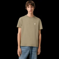 T-shirt AMI Paris jersey de coton bio vert olive broderie cœur blanc