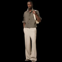 veste boutonnée AMI Paris cuir daim gris col chemise logo cœur poche poitrine